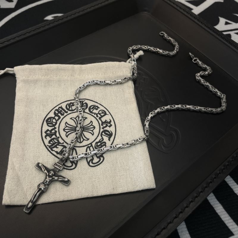 Ch*0me He**ts necklaces